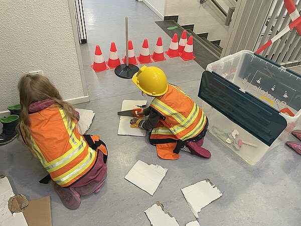 Kinder gestalten Dauerbaustelle